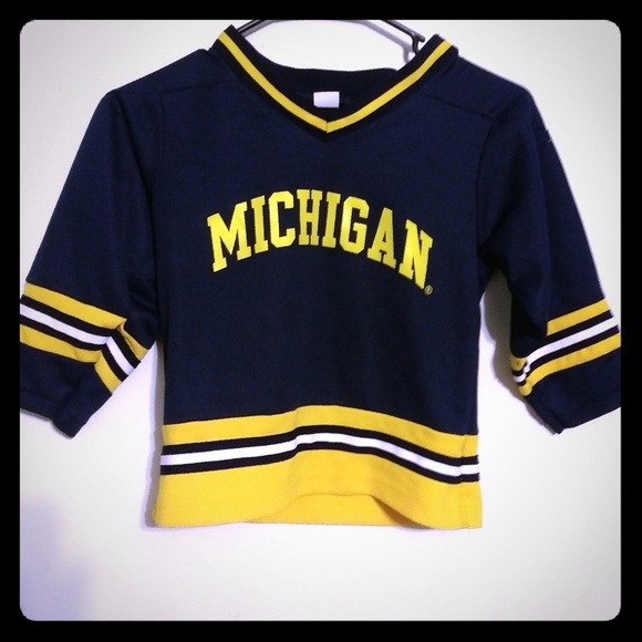 u of m hockey jersey